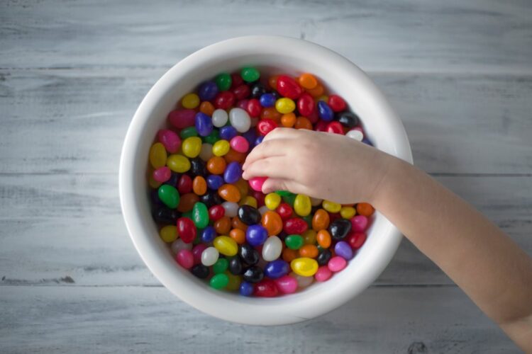 Μήπως το παιδί σας τρώει πολλά γλυκά;